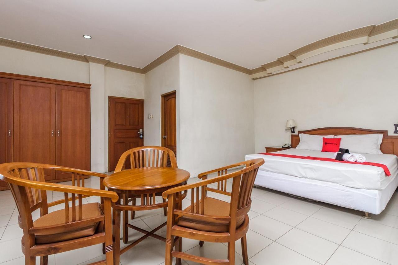 Reddoorz Plus Near Taman Siring Бенуааньяр Екстер'єр фото
